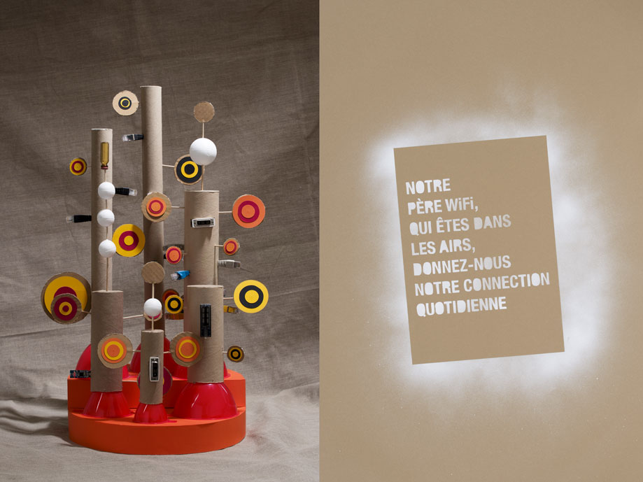 Image représentant le dieu wifi sous la forme de tuyau en carton avec des rayons de cartons découpées par Frédéric Monier avec abnégation.